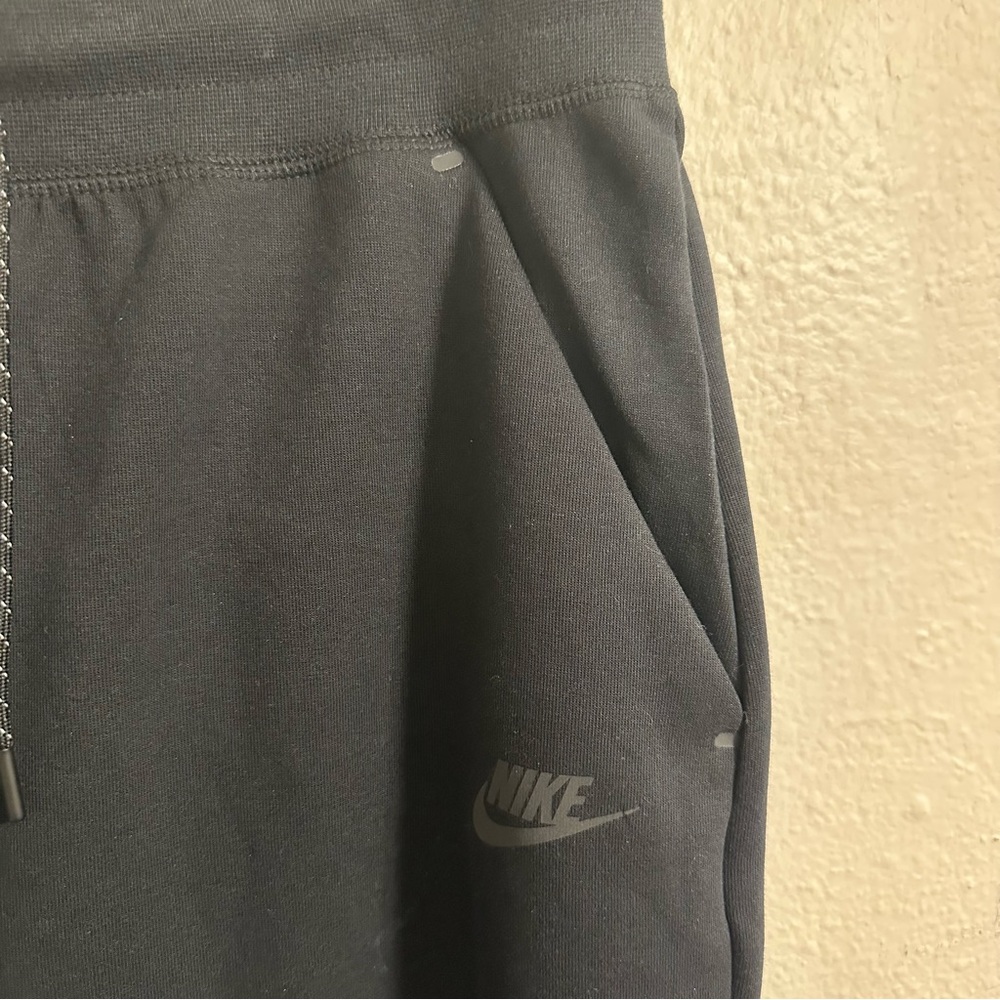 Nike NWT Black Drawstring Skirt with Center Slit - Picture 2 of 9